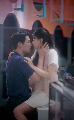 免费在线观看《贴心咖啡，美味店长》